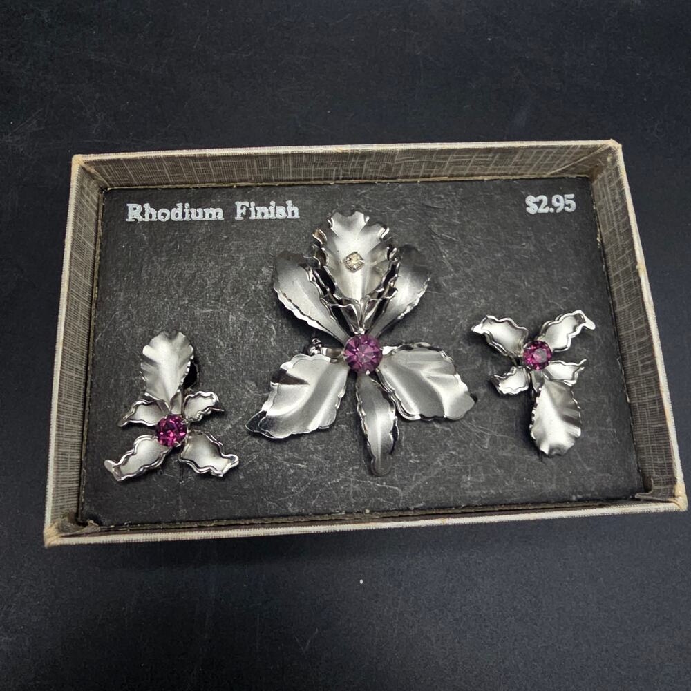 Sealy Silver Tone Orchid Brooch Earrings Set Purple Rhinestone UV Glow